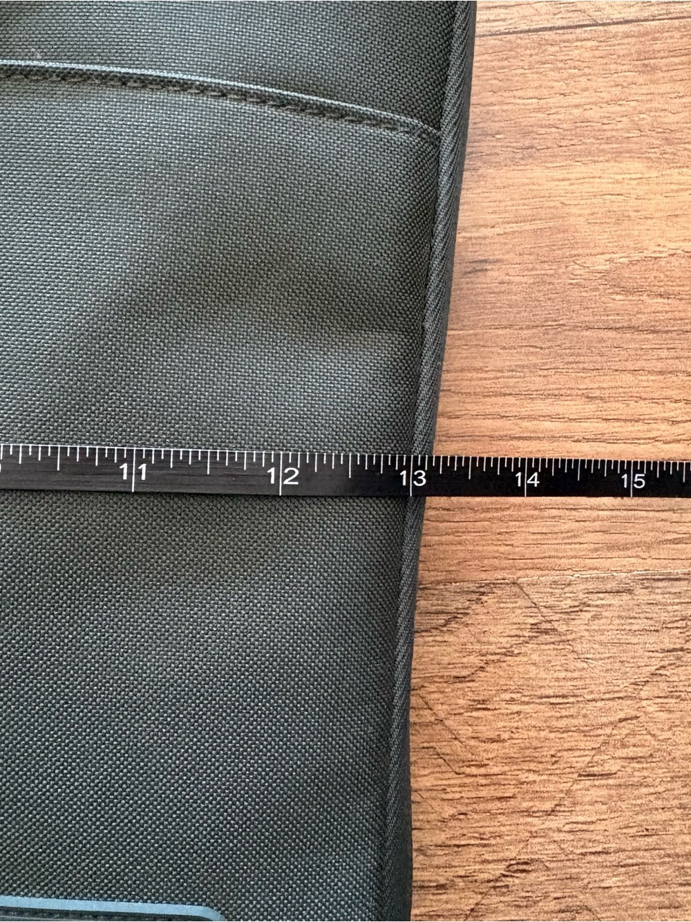 Incase Green Laptop Sleeve - Picture 9 of 12